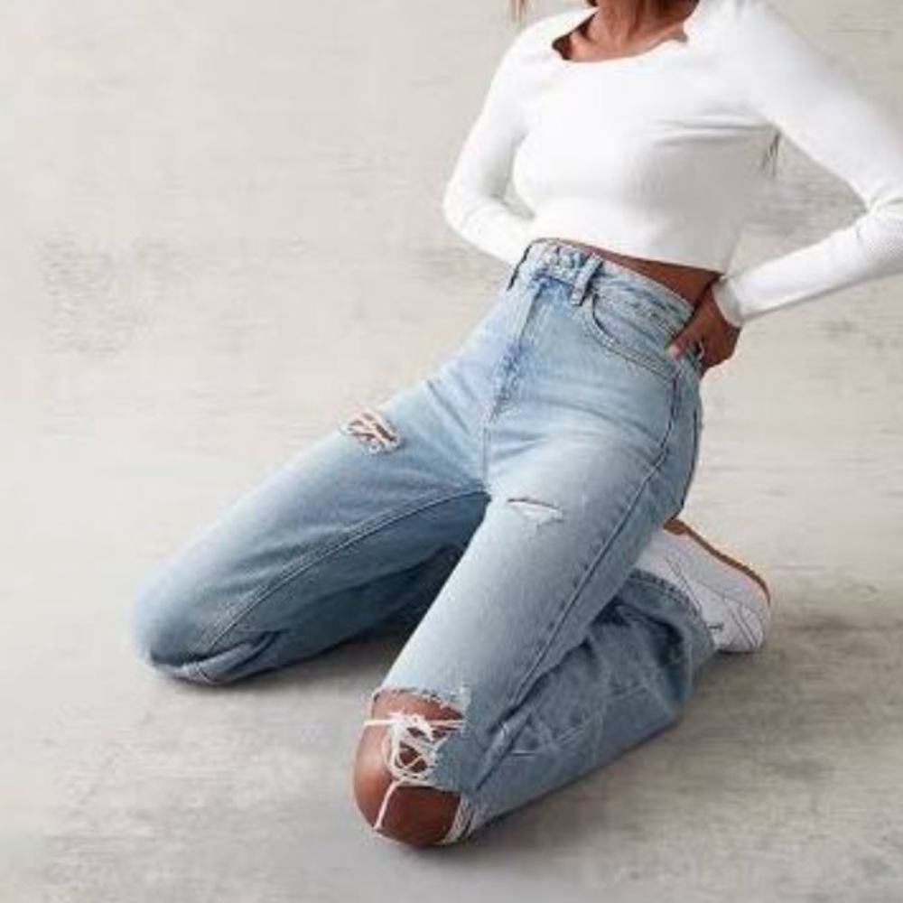 UO • BDG | Lightwash distressed straight leg jeans high rise denim •